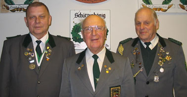 Ehrenmitglieder von links: Horst Pinno, Helmut Borrmann, Hans Wermke